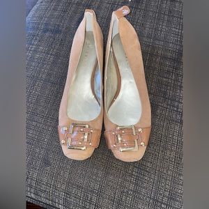 Nude suede chic flats